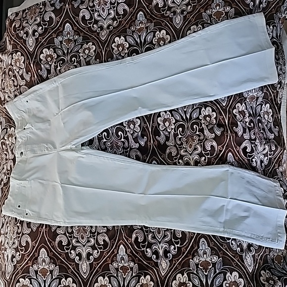 Gap 1969 White Jeans - Picture 3 of 14